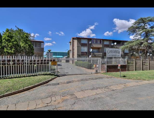 2 BEDROOM FLAT FOR SALE IN SASOLBURG EXT 2